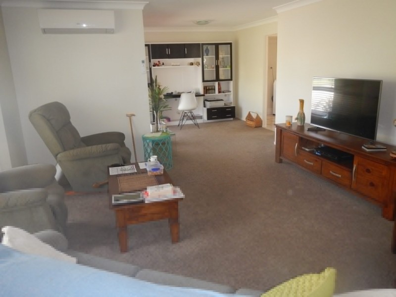 8 Alex Avenue, Ningi QLD 4511