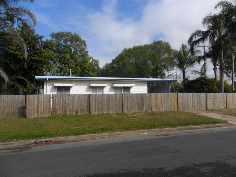 18 Dwyer Street, Beachmere QLD 4510