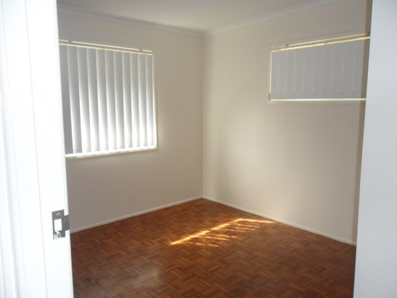 18 Dwyer Street, Beachmere QLD 4510