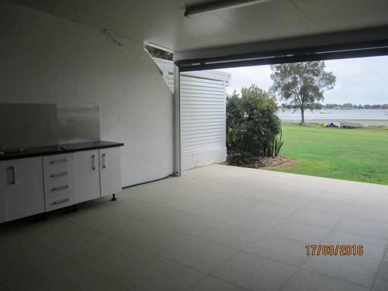 18A 16 Spinnaker Drive, Sandstone Point QLD 4511