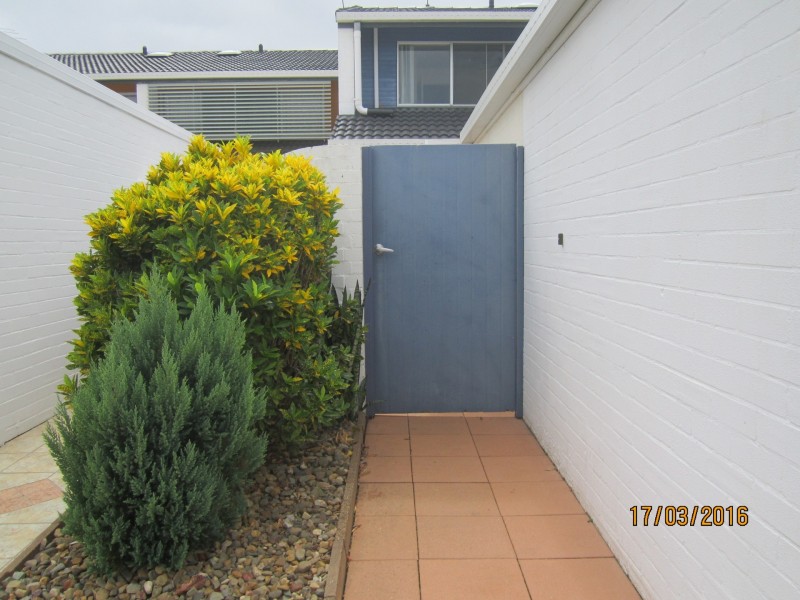 18A 16 Spinnaker Drive, Sandstone Point QLD 4511