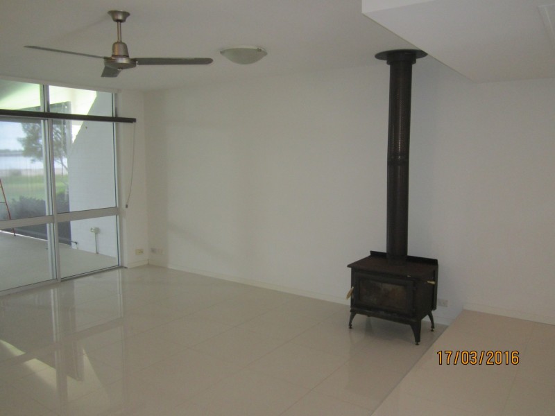 18A 16 Spinnaker Drive, Sandstone Point QLD 4511