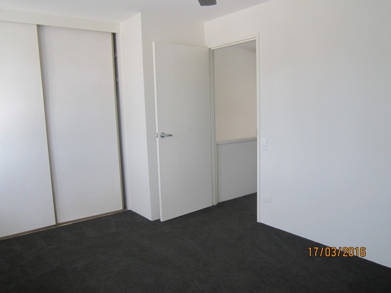 18A 16 Spinnaker Drive, Sandstone Point QLD 4511