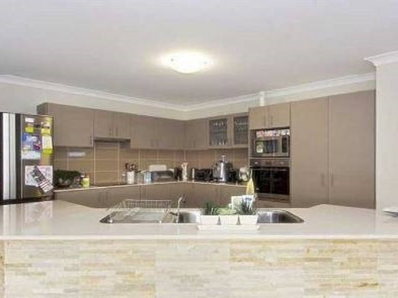 17 Whitehaven Place, Banksia Beach QLD 4507