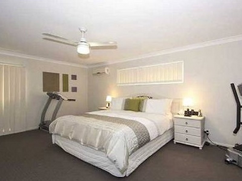 17 Whitehaven Place, Banksia Beach QLD 4507