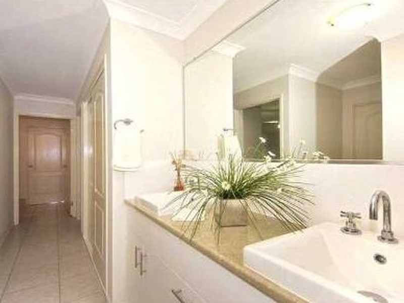 17 Whitehaven Place, Banksia Beach QLD 4507