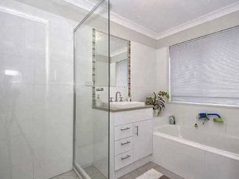 17 Whitehaven Place, Banksia Beach QLD 4507