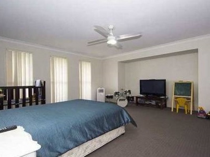 17 Whitehaven Place, Banksia Beach QLD 4507
