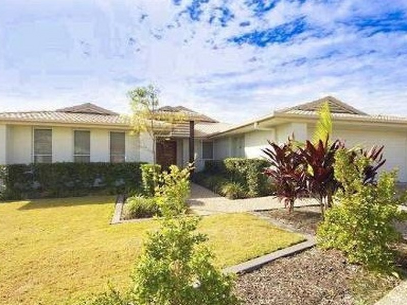 17 Whitehaven Place, Banksia Beach QLD 4507