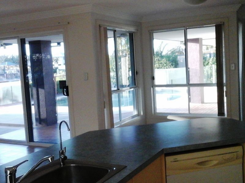 24 Topsail Circuit, Banksia Beach QLD 4507