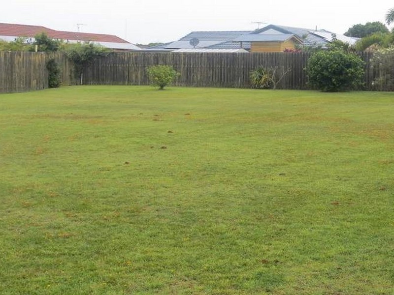 13 Queenscliff Court, Sandstone Point QLD 4511