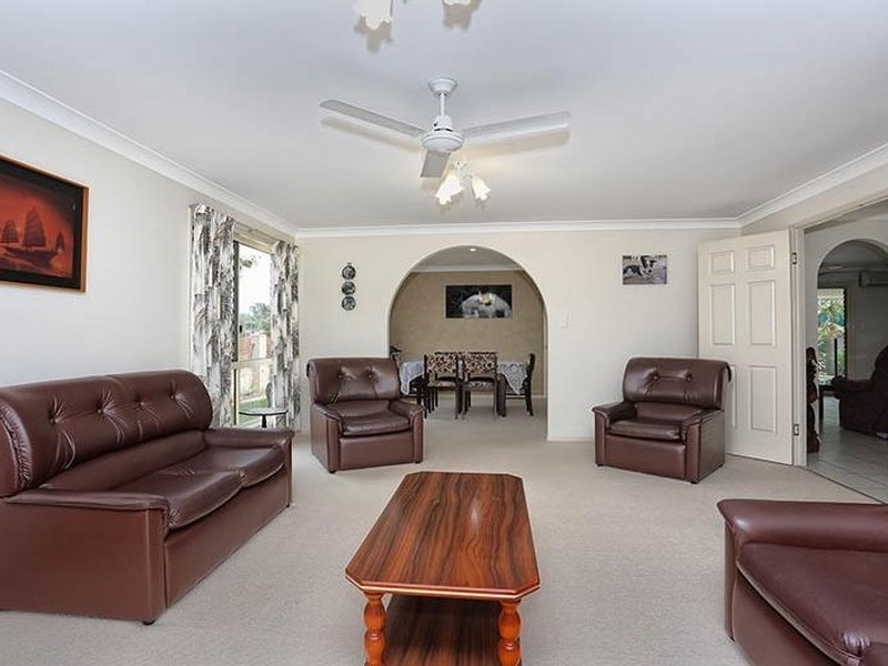 7-9 Ardel Place, Sandstone Point QLD 4511