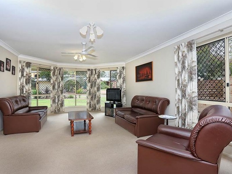 7-9 Ardel Place, Sandstone Point QLD 4511