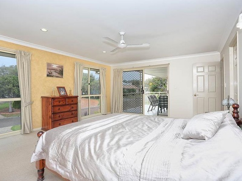 7-9 Ardel Place, Sandstone Point QLD 4511