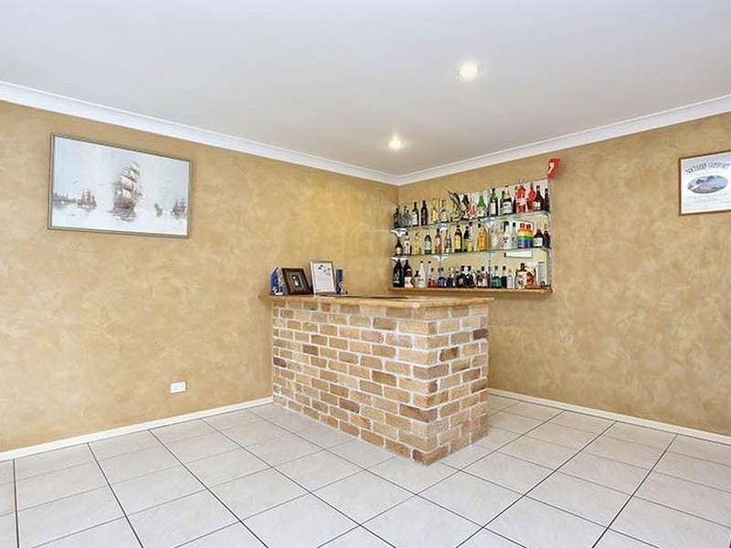 7-9 Ardel Place, Sandstone Point QLD 4511