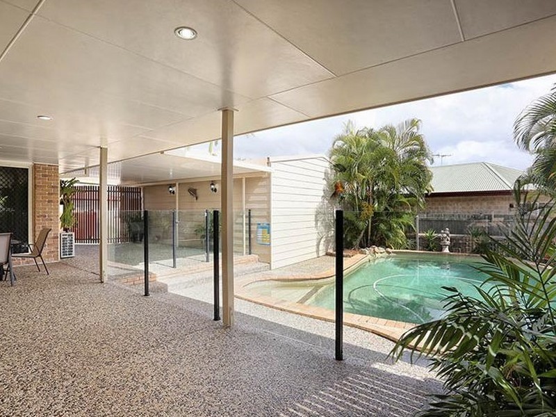 7-9 Ardel Place, Sandstone Point QLD 4511