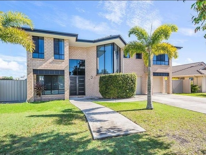 10 Cremorne Court, Sandstone Point QLD 4511