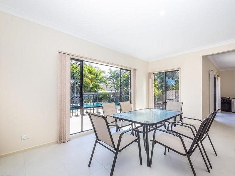 10 Cremorne Court, Sandstone Point QLD 4511