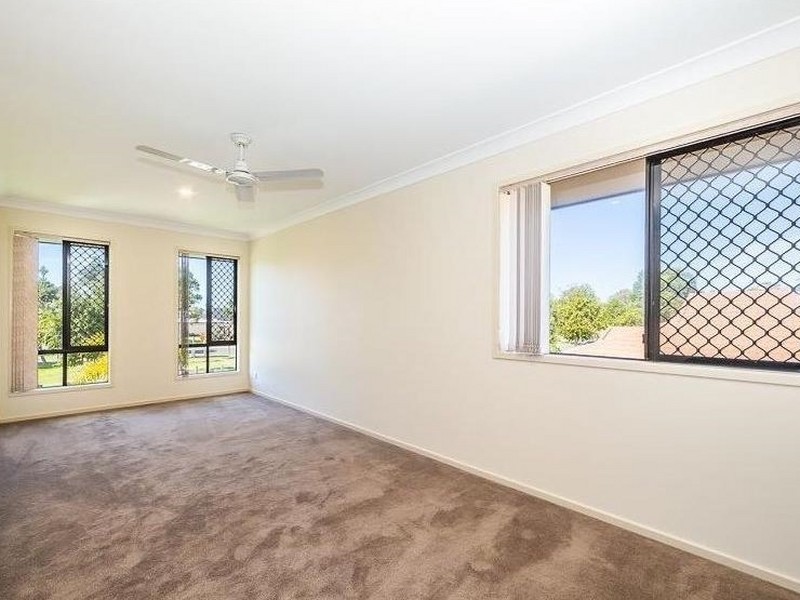 10 Cremorne Court, Sandstone Point QLD 4511