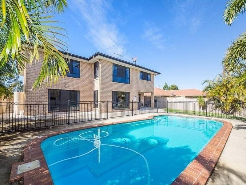 10 Cremorne Court, Sandstone Point QLD 4511