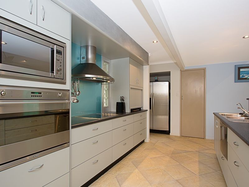 16 Eighth Avenue, Bribie Island QLD 4507