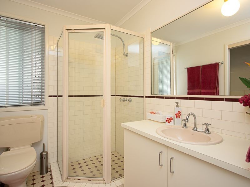 16 Eighth Avenue, Bribie Island QLD 4507