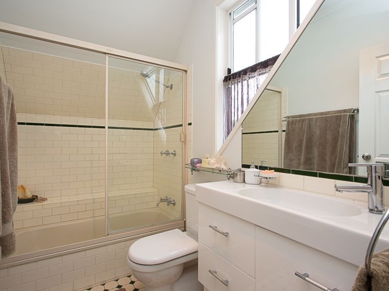 16 Eighth Avenue, Bribie Island QLD 4507