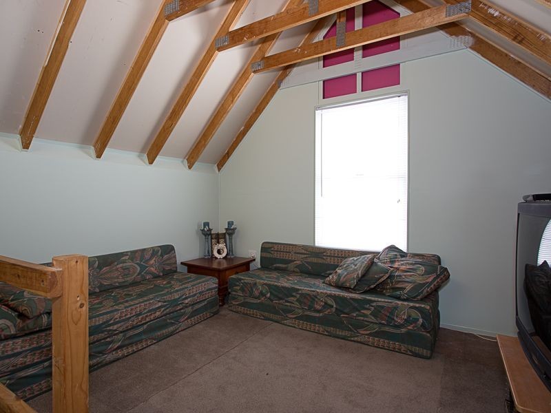 16 Eighth Avenue, Bribie Island QLD 4507