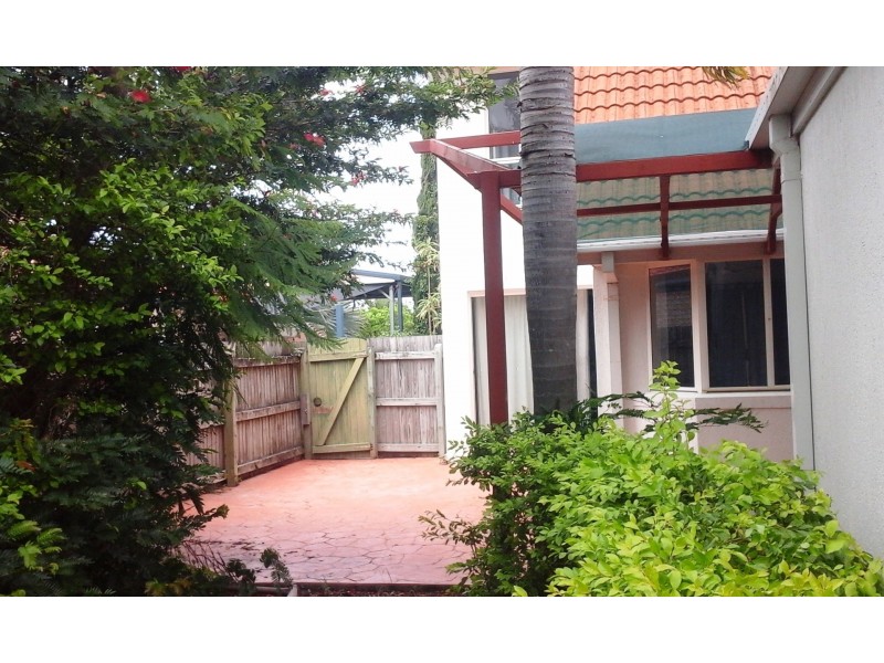 37 Topsail Circuit, Banksia Beach QLD 4507