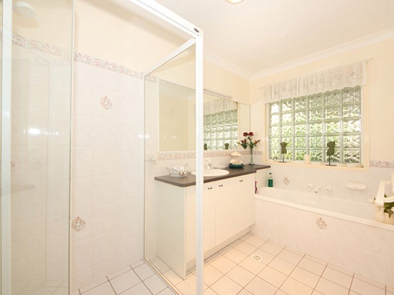 1 Yardarm Ct, Banksia Beach QLD 4507