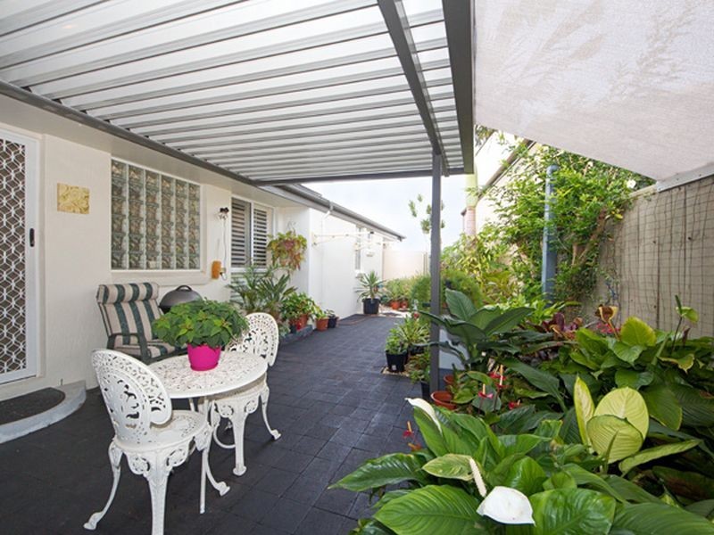 1 Yardarm Ct, Banksia Beach QLD 4507