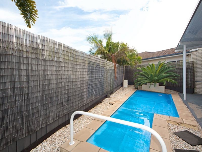 1 Yardarm Ct, Banksia Beach QLD 4507