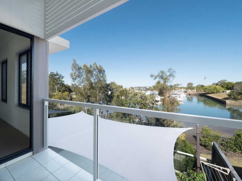 2/4 Kal Ma Kuta Drive, Sandstone Point QLD 4511