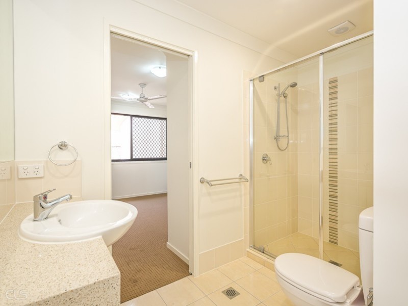 2/4 Kal Ma Kuta Drive, Sandstone Point QLD 4511
