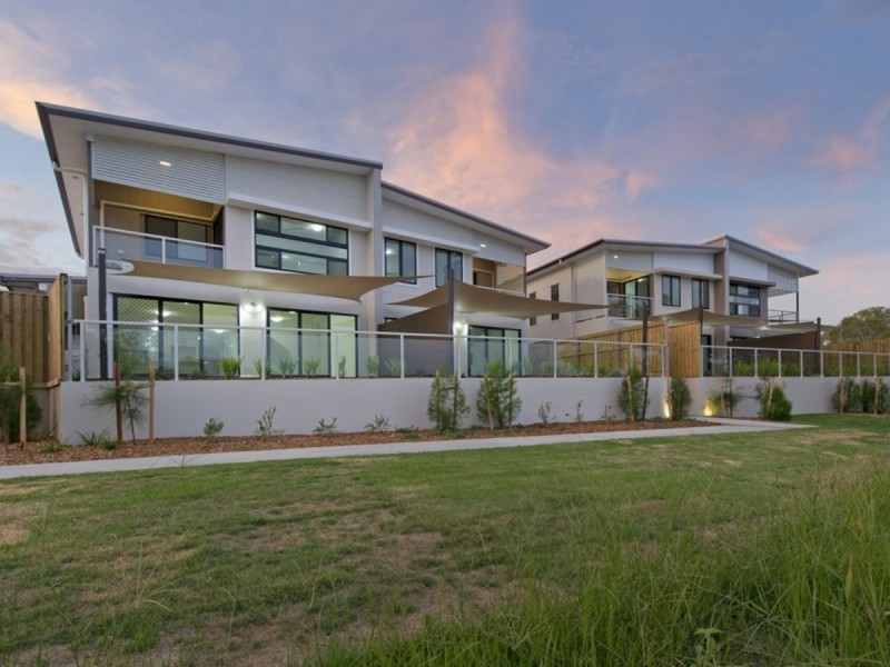 2/4 Kal Ma Kuta Drive, Sandstone Point QLD 4511