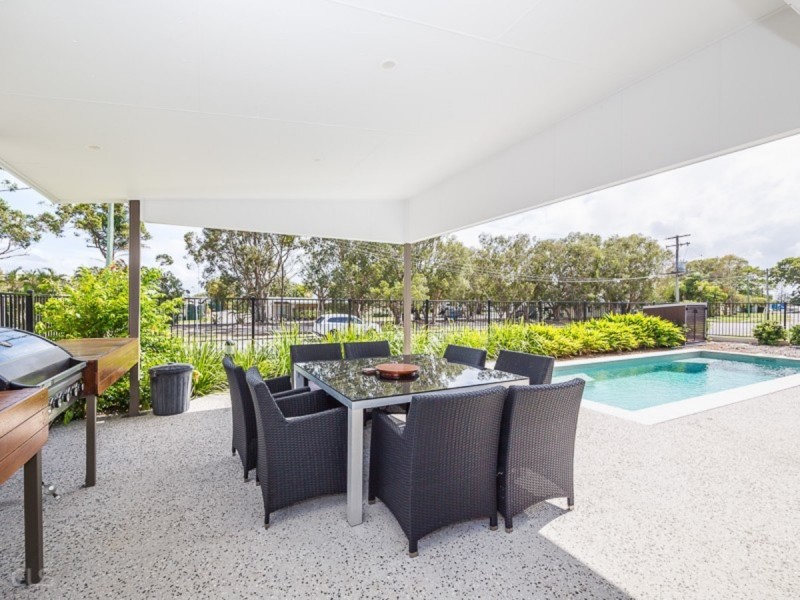 2/4 Kal Ma Kuta Drive, Sandstone Point QLD 4511