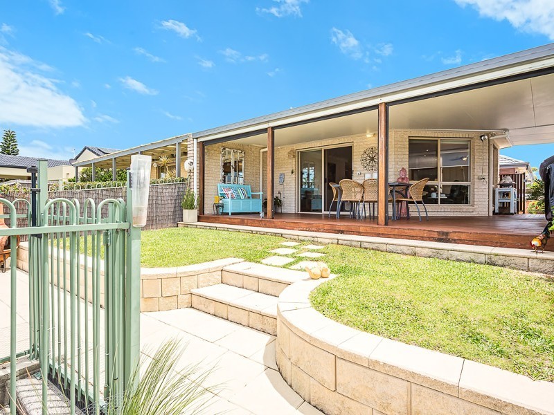 1/19 Bowsprit Crescent, Banksia Beach QLD 4507