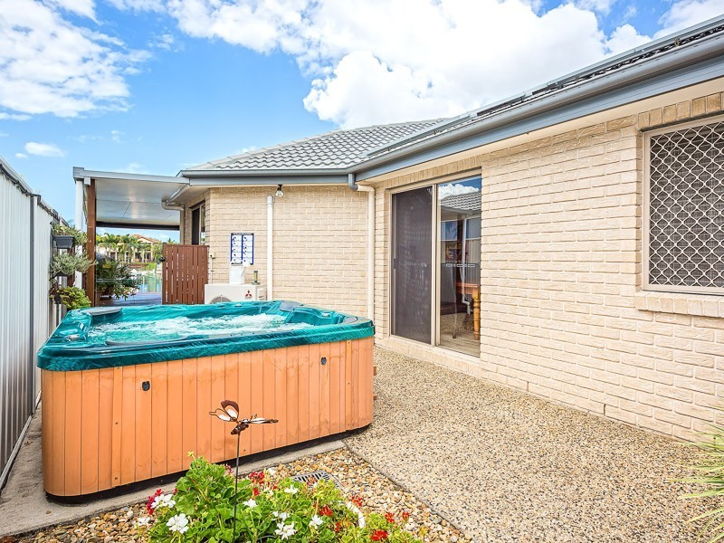 1/19 Bowsprit Crescent, Banksia Beach QLD 4507