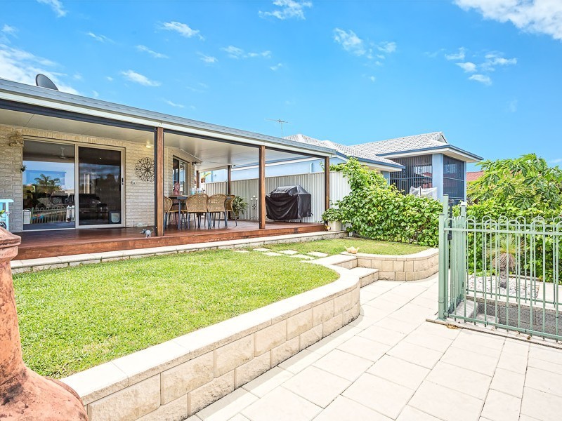 1/19 Bowsprit Crescent, Banksia Beach QLD 4507