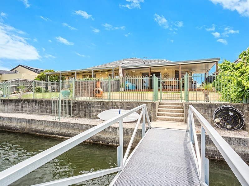 1/19 Bowsprit Crescent, Banksia Beach QLD 4507