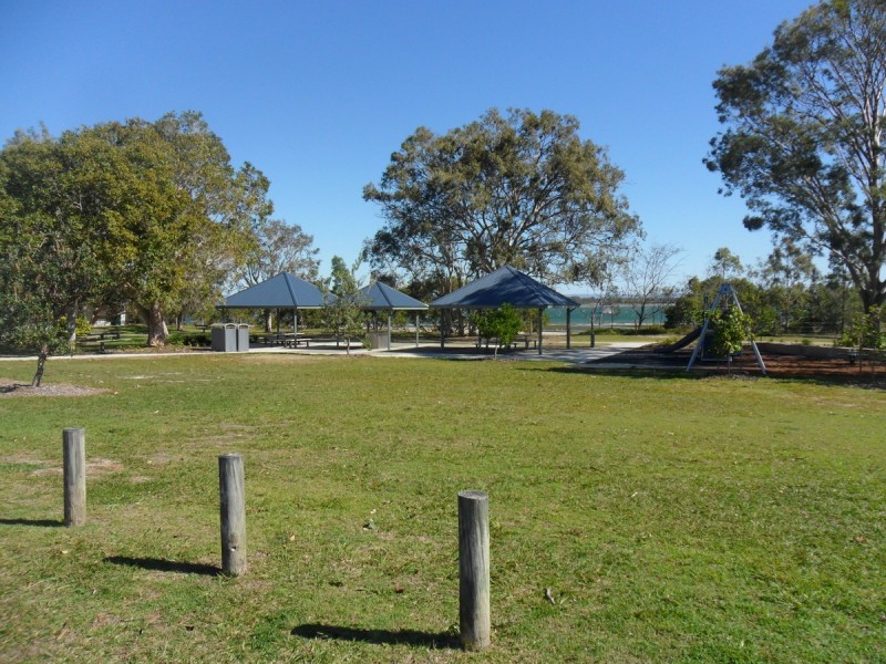 1 Elizabeth Batts Court, Banksia Beach QLD 4507
