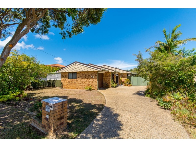 42 Sunderland Drive, Banksia Beach QLD 4507