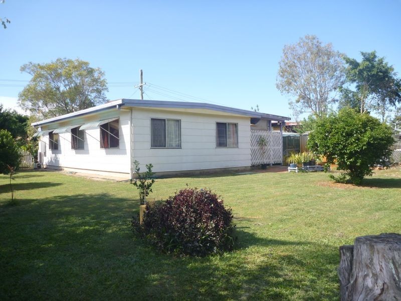 32 Dwyer St, Beachmere QLD 4510