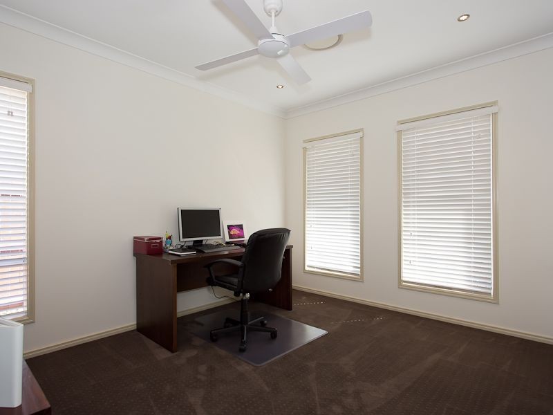 71 Sandheath Pl, Ningi QLD 4511