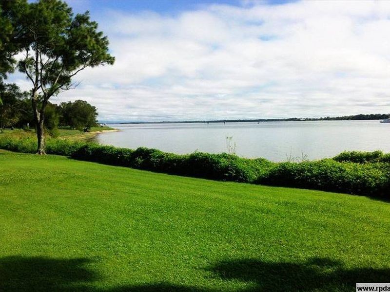 Sandstone Point QLD 4511