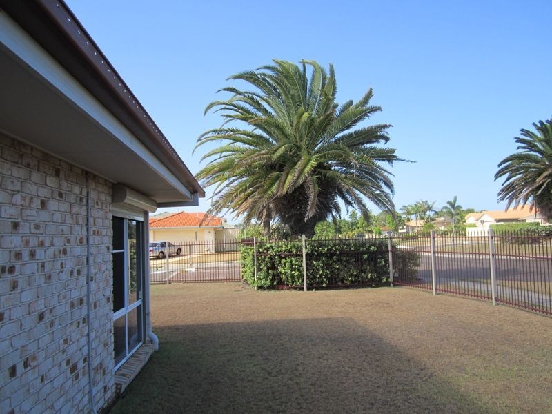 1 Headsail Drive, Bribie Island QLD 4507