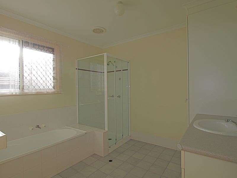 2/20 Kangaroo Avenue, Bribie Island QLD 4507