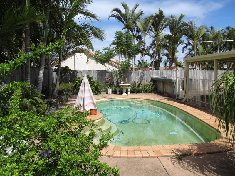 37 Avon Avenue, Bribie Island QLD 4507
