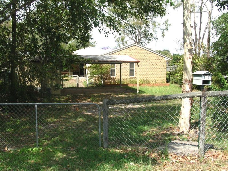 857 Beachmere Rd, Beachmere QLD 4510