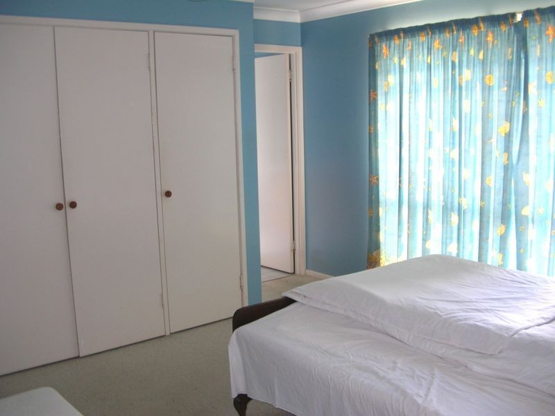857 Beachmere Rd, Beachmere QLD 4510